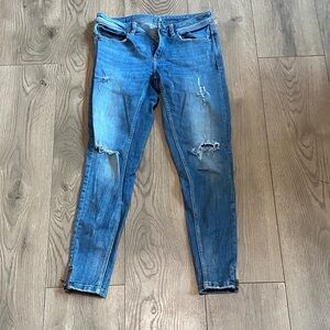 Zara Blue Distressed zippered bottom Skinny Cropped Ankle Jeans